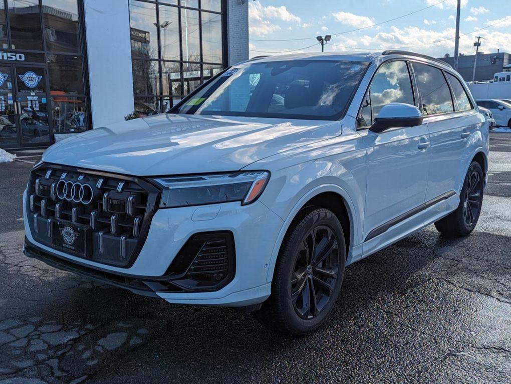 used 2025 Audi Q7 car, priced at $57,998