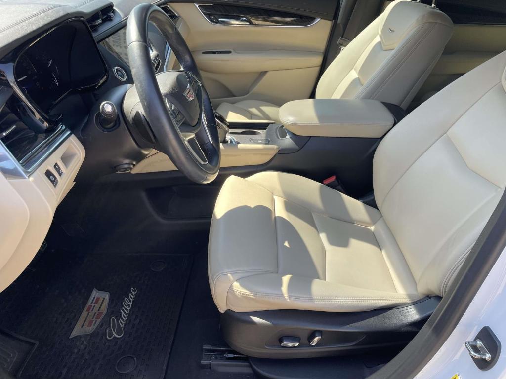 used 2017 Cadillac XT5 car, priced at $15,980