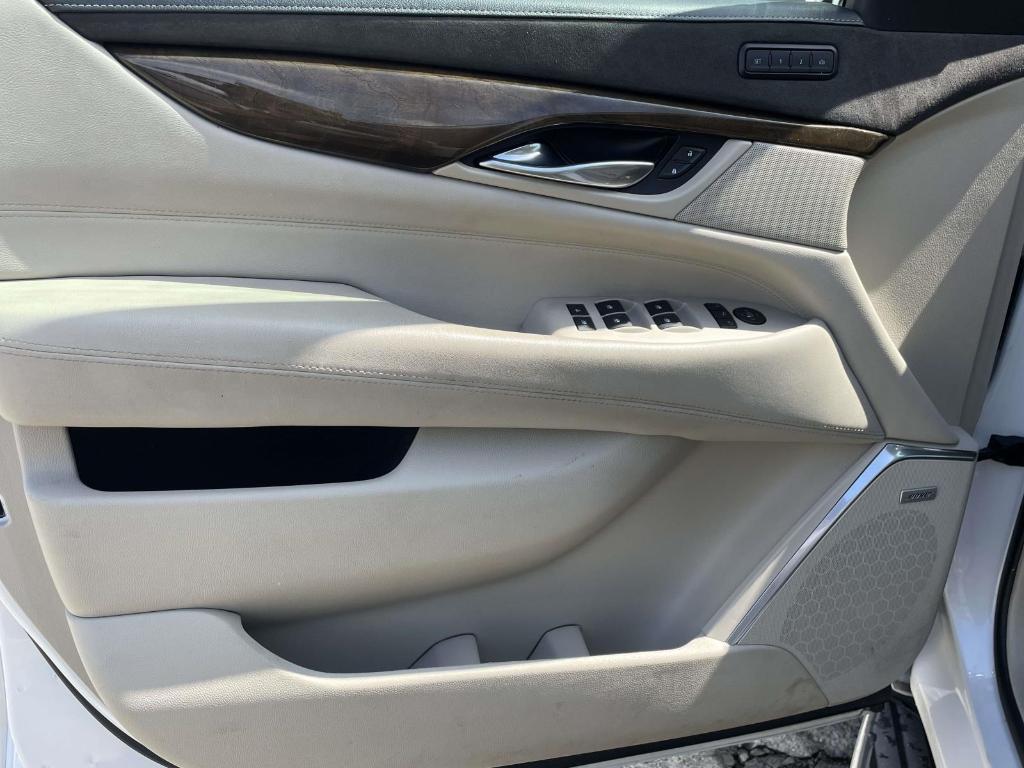 used 2020 Cadillac Escalade ESV car, priced at $38,779