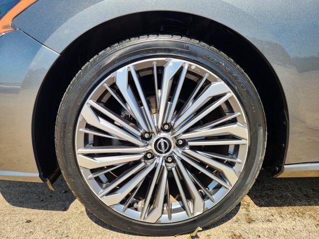 used 2023 Nissan Altima car, priced at $24,700