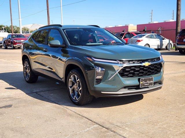 used 2025 Chevrolet Trax car, priced at $20,855