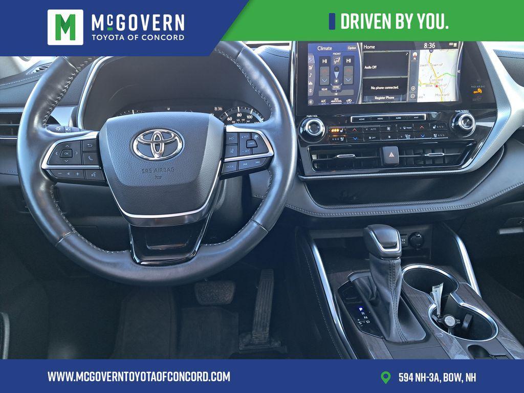 used 2021 Toyota Highlander Hybrid car, priced at $32,900
