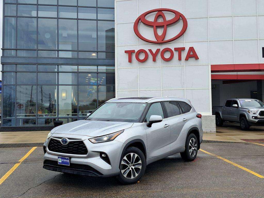 used 2023 Toyota Highlander Hybrid car, priced at $37,500