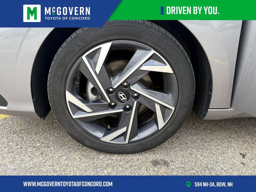 used 2025 Hyundai Elantra car, priced at $20,986