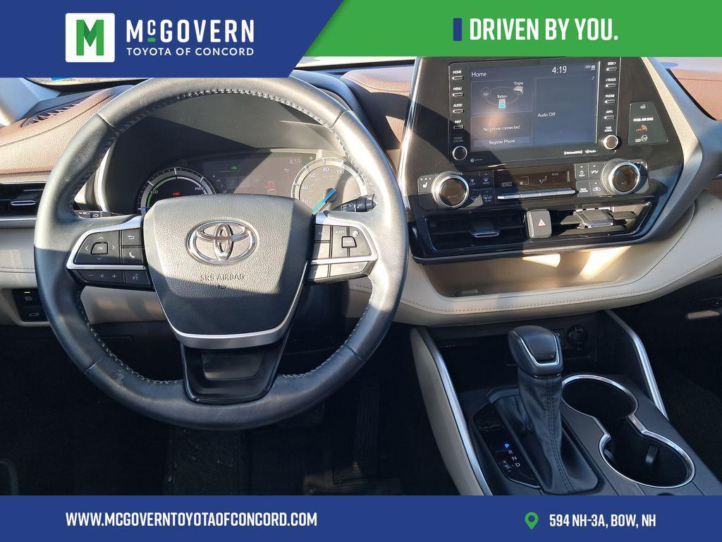 used 2022 Toyota Highlander Hybrid car, priced at $36,500