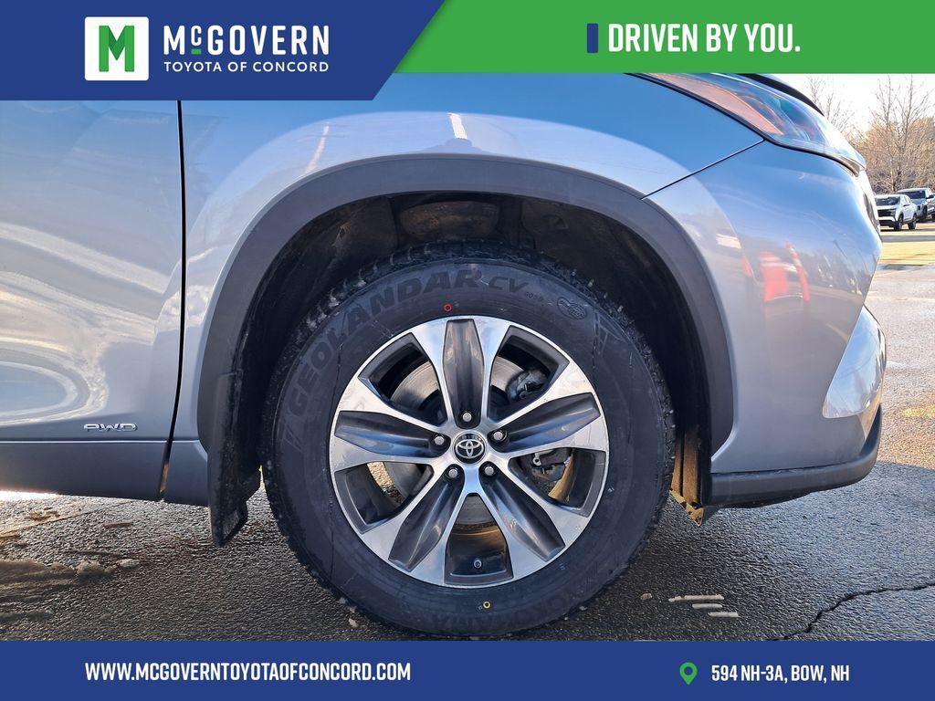 used 2022 Toyota Highlander Hybrid car, priced at $36,500