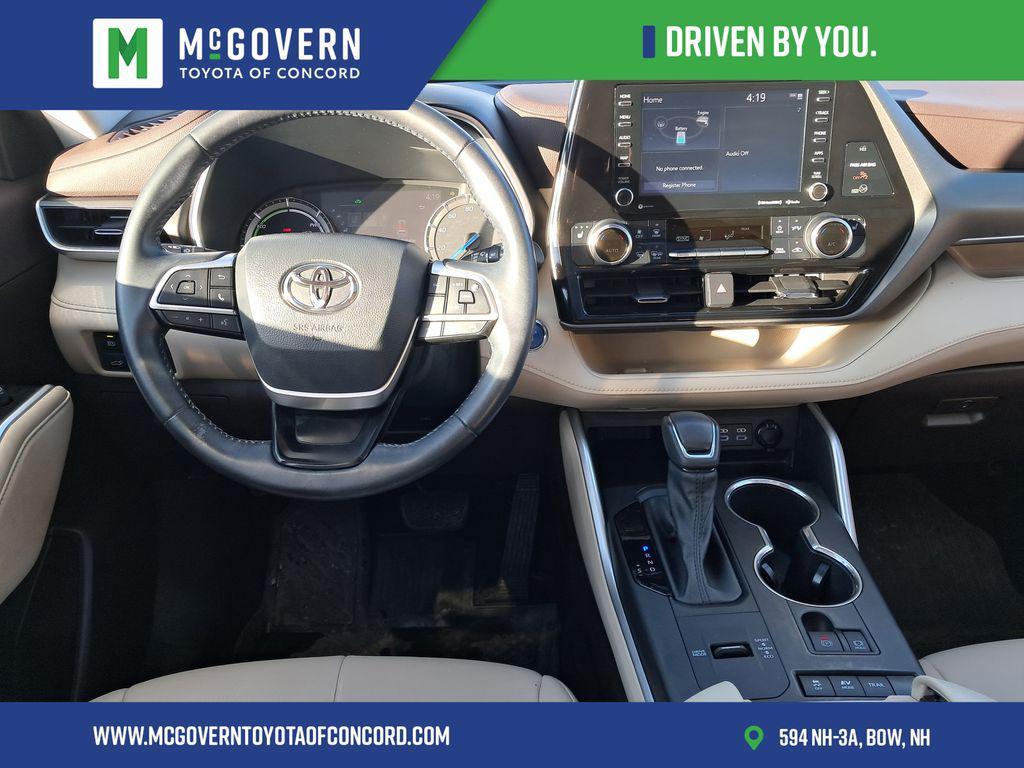 used 2022 Toyota Highlander Hybrid car, priced at $36,500