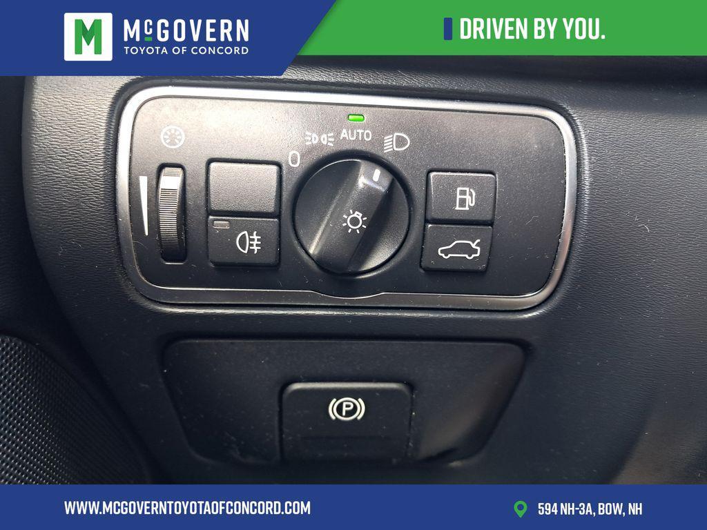 used 2015 Volvo XC60 car, priced at $12,895