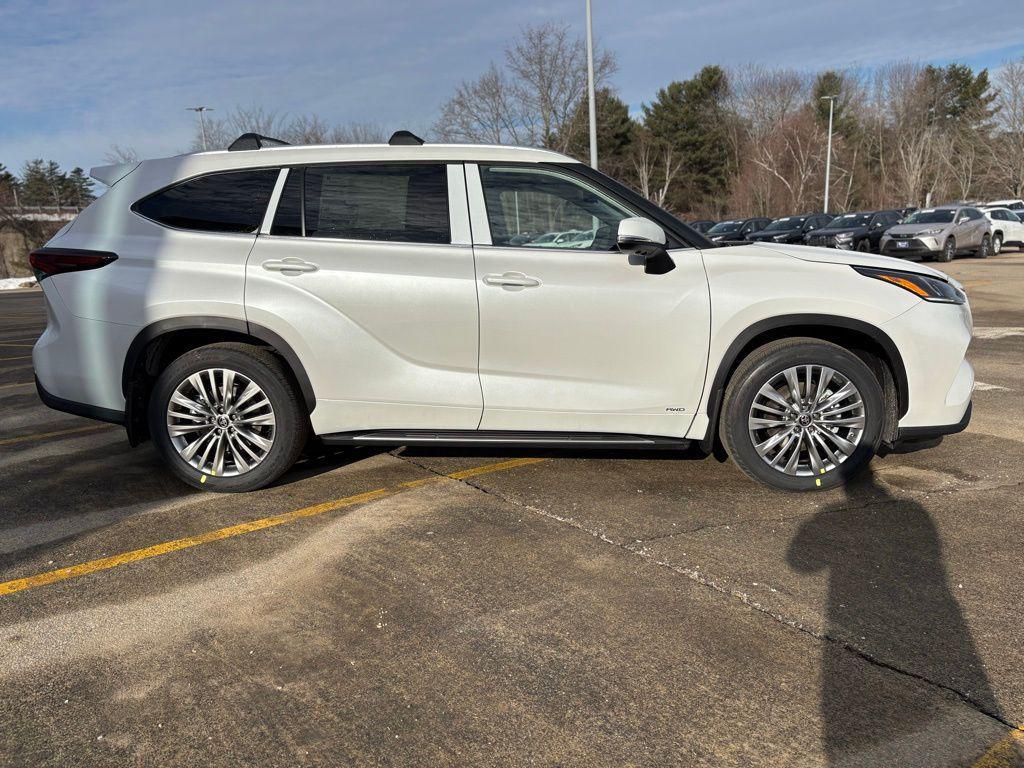 new 2026 Toyota Highlander Hybrid car, priced at $59,131