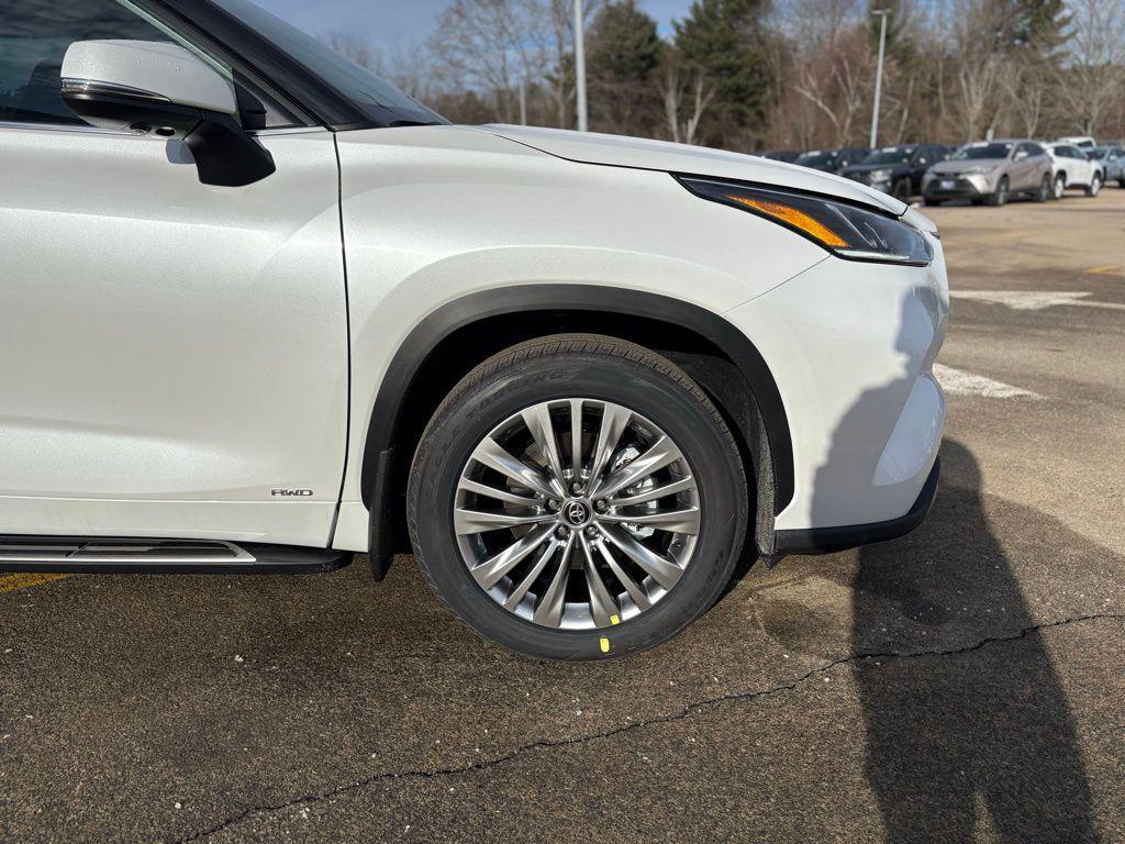 new 2026 Toyota Highlander Hybrid car, priced at $59,131