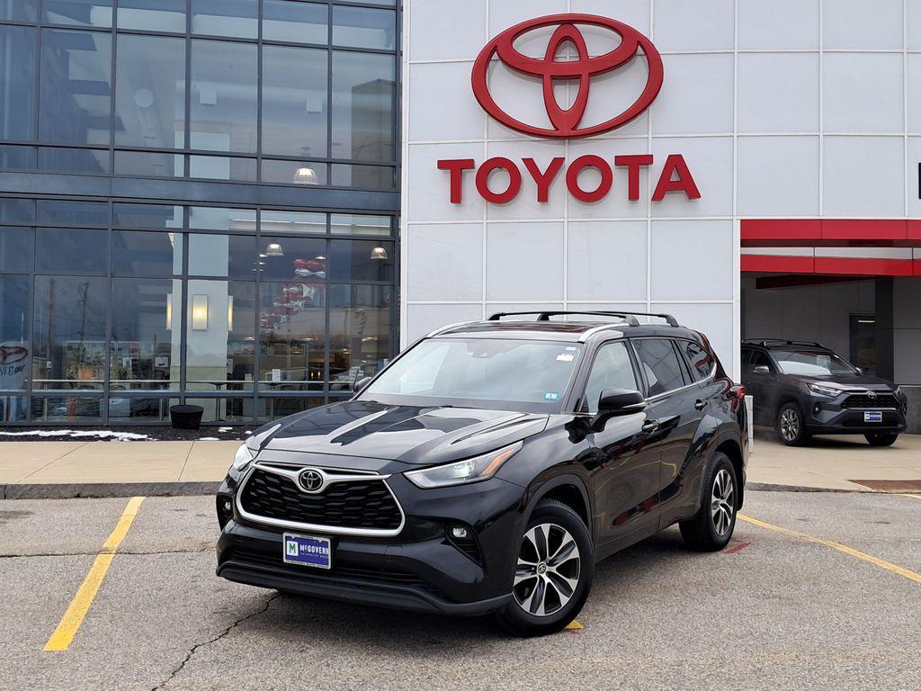 used 2021 Toyota Highlander car, priced at $26,700
