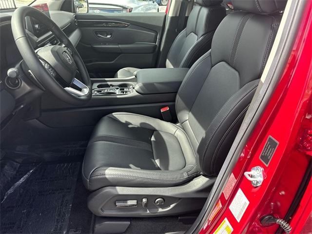 new 2025 Honda Pilot car, priced at $46,050