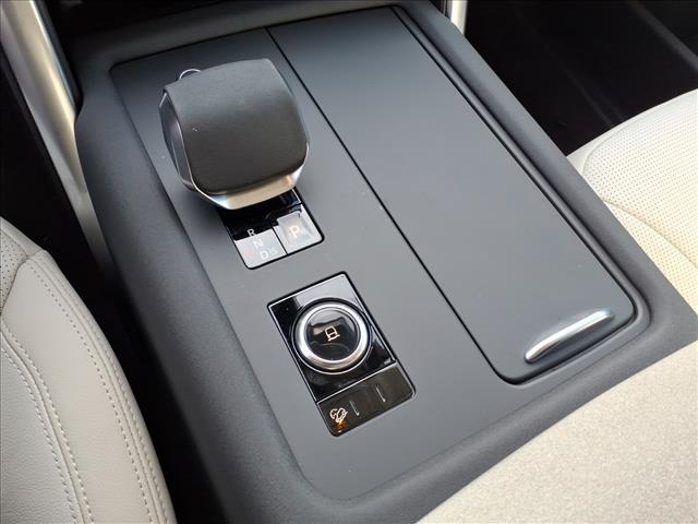 new 2026 Land Rover Discovery car, priced at $76,285