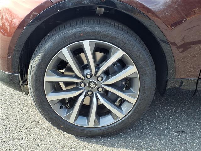 new 2026 Land Rover Discovery car, priced at $76,285