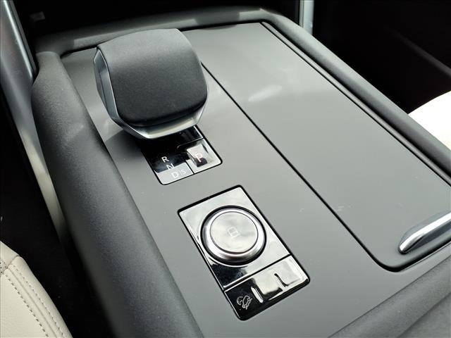 new 2026 Land Rover Discovery car, priced at $72,434