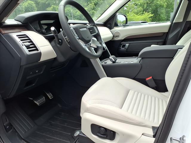 new 2026 Land Rover Discovery car, priced at $72,434