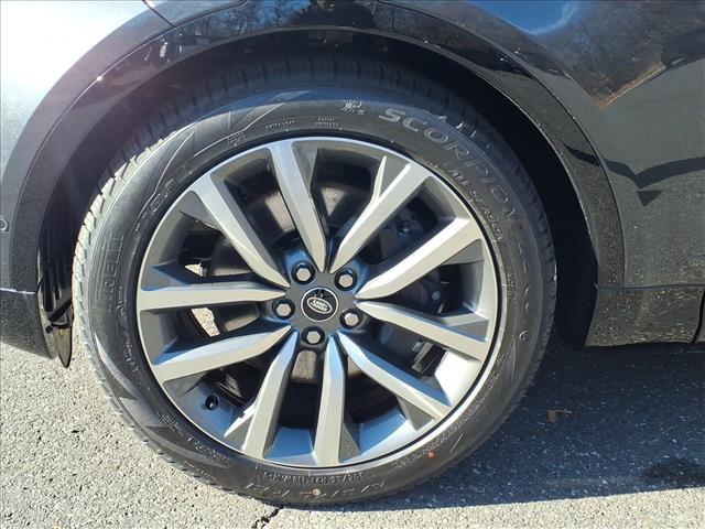 new 2026 Land Rover Discovery car, priced at $77,565