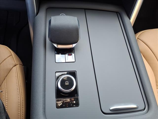 new 2026 Land Rover Discovery car, priced at $77,615