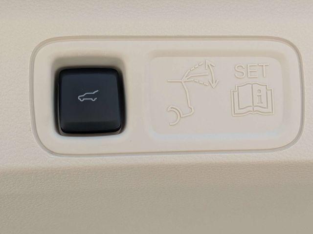 used 2024 Lincoln Navigator car, priced at $81,454