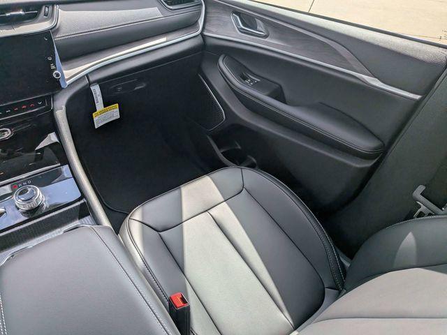 new 2026 Jeep Grand Cherokee car, priced at $47,759