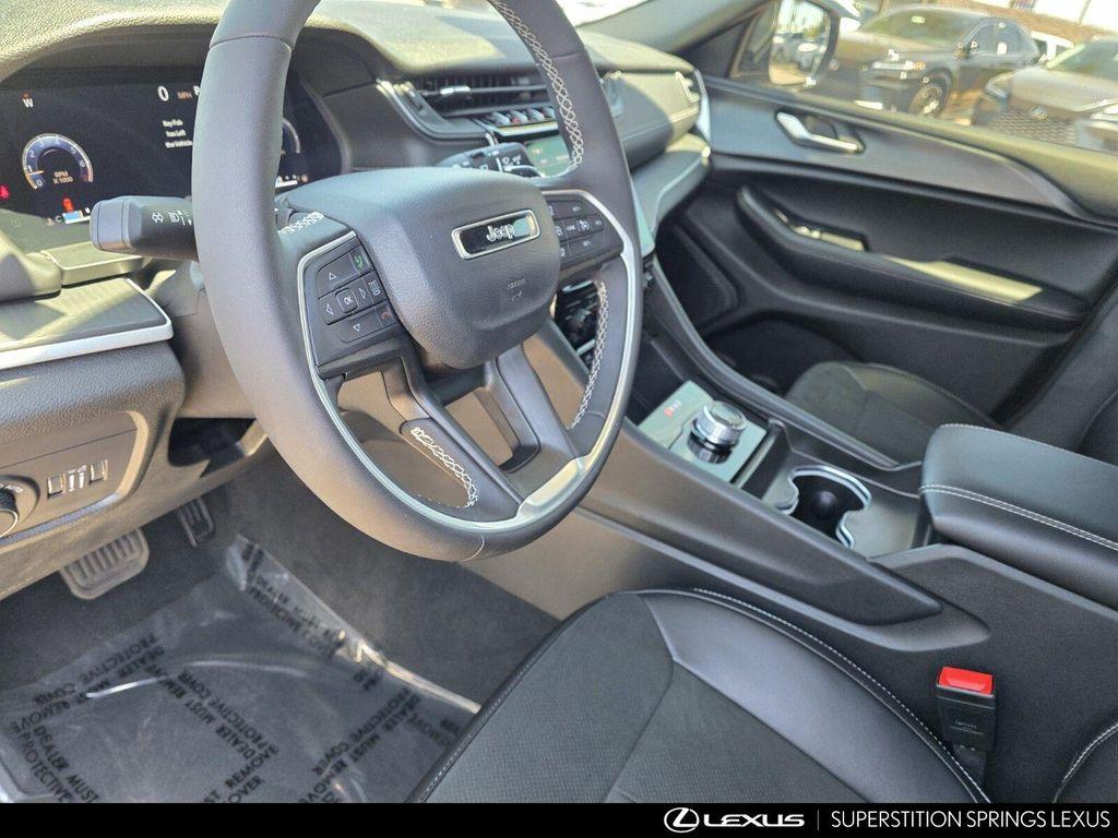used 2025 Jeep Grand Cherokee car, priced at $38,397