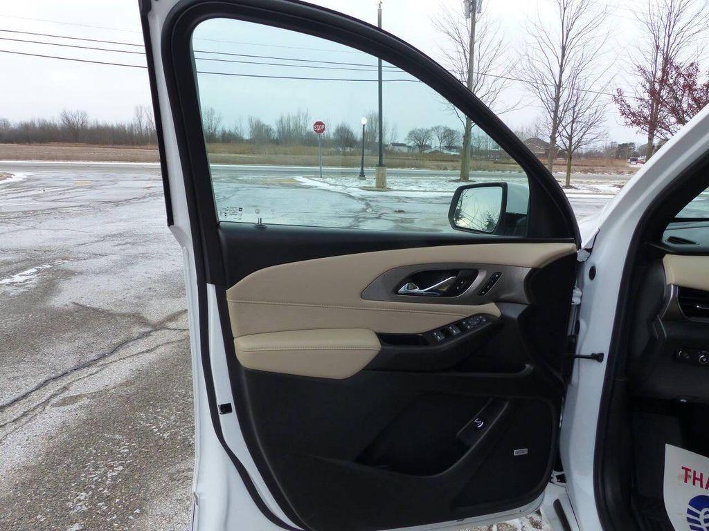 used 2023 Chevrolet Traverse car, priced at $27,495