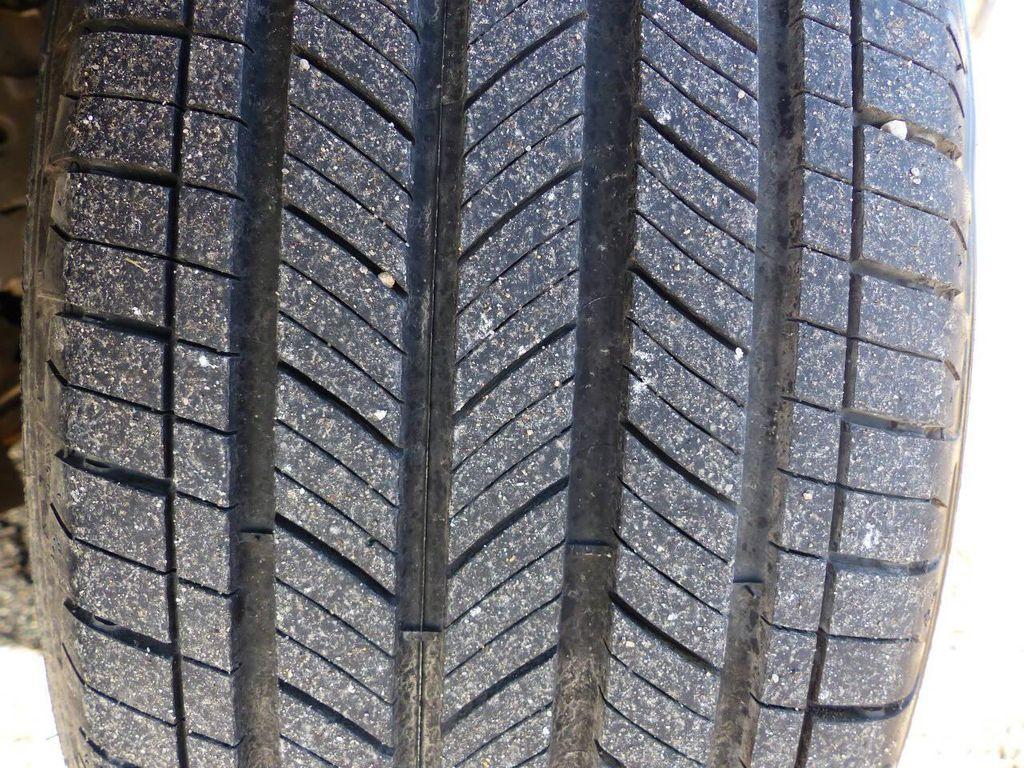 used 2021 Chevrolet Equinox car, priced at $12,995