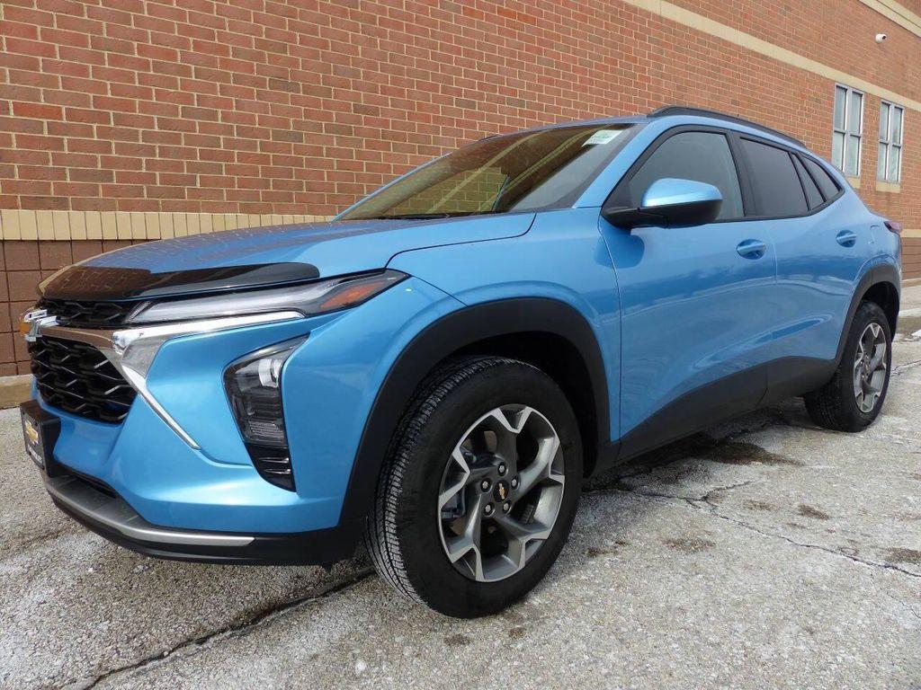 used 2025 Chevrolet Trax car, priced at $18,495