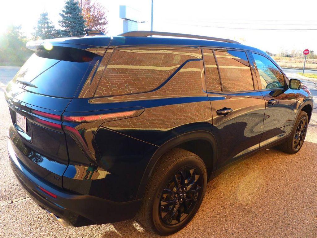 used 2024 Chevrolet Traverse car, priced at $31,995