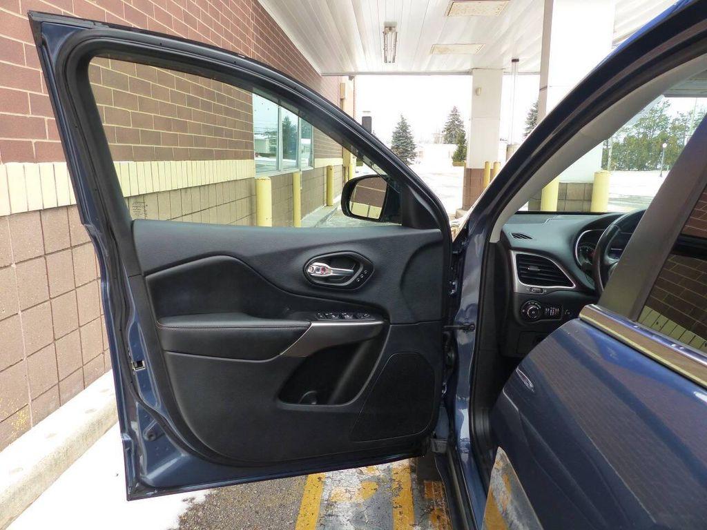 used 2020 Jeep Cherokee car, priced at $14,495