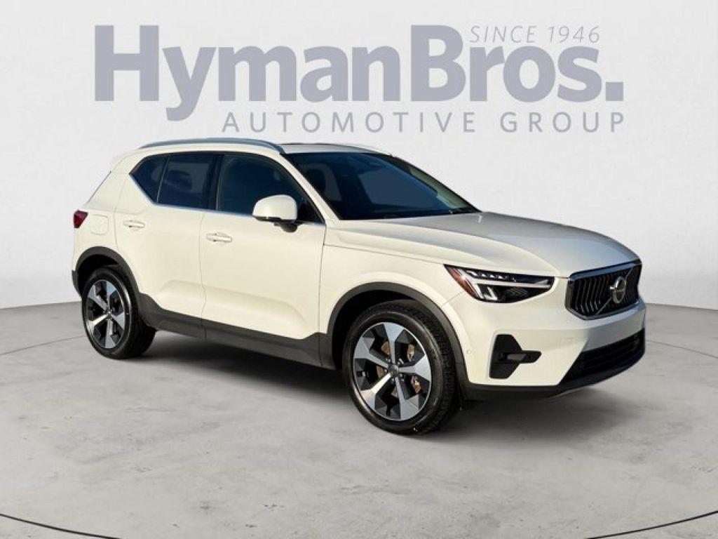 used 2025 Volvo XC40 car, priced at $31,995