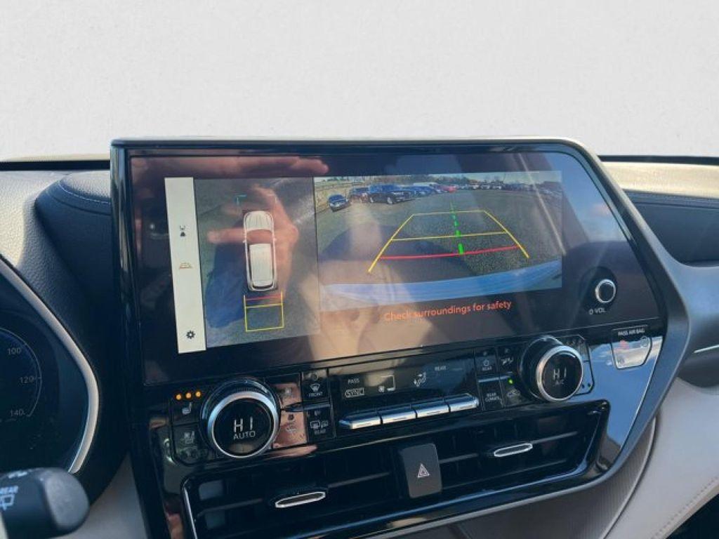 used 2023 Toyota Highlander car, priced at $43,995