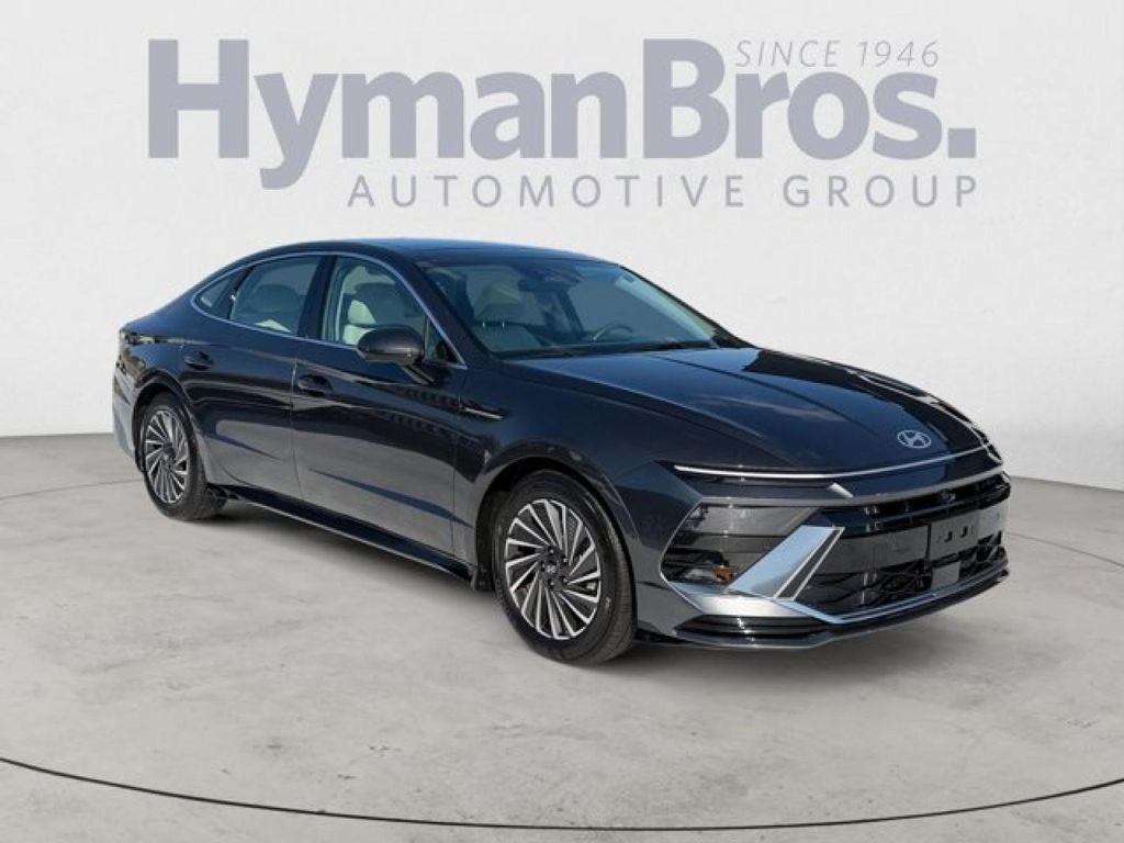 used 2025 Hyundai Sonata Hybrid car, priced at $32,995