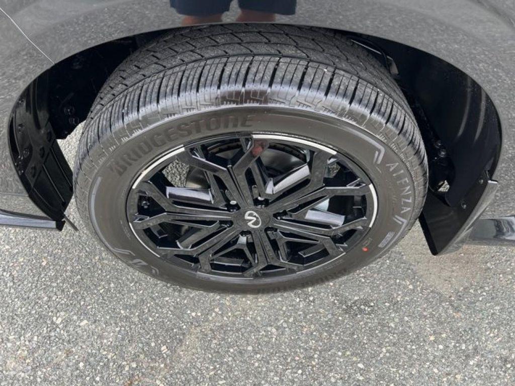 new 2026 INFINITI QX80 car, priced at $92,055