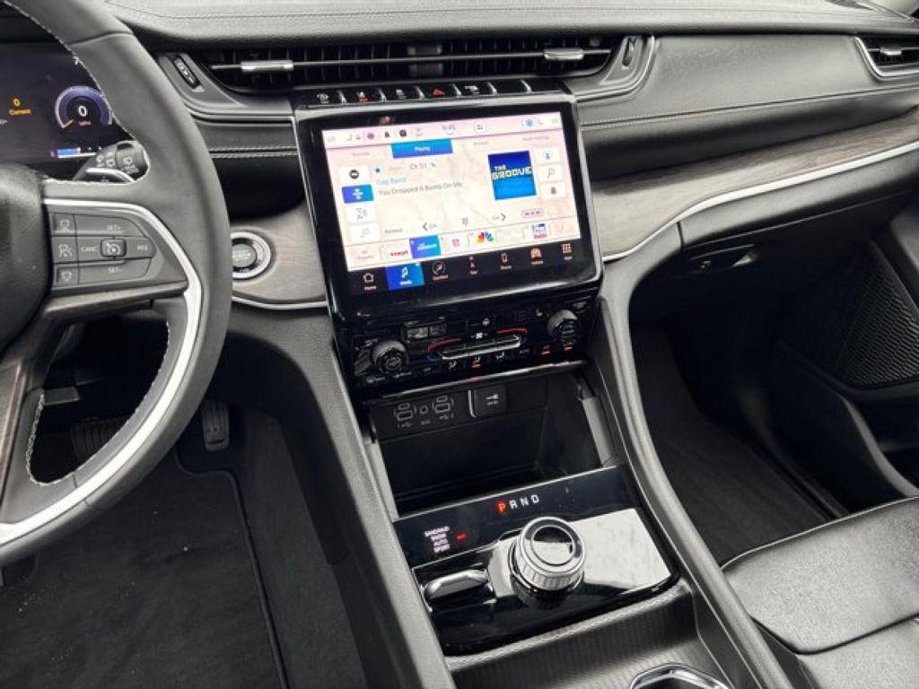 used 2024 Jeep Grand Cherokee car, priced at $38,995