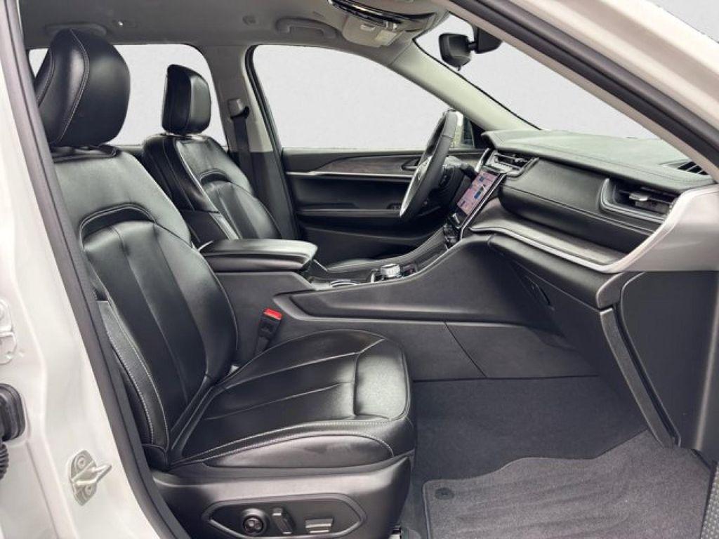 used 2024 Jeep Grand Cherokee car, priced at $38,995