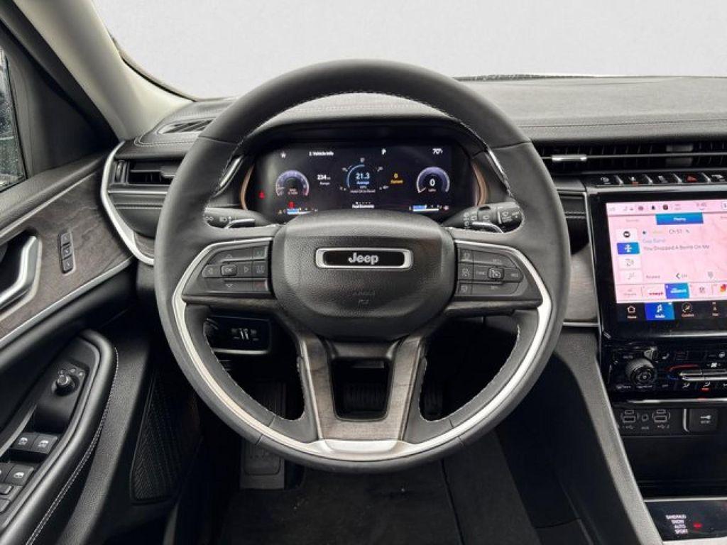 used 2024 Jeep Grand Cherokee car, priced at $38,995