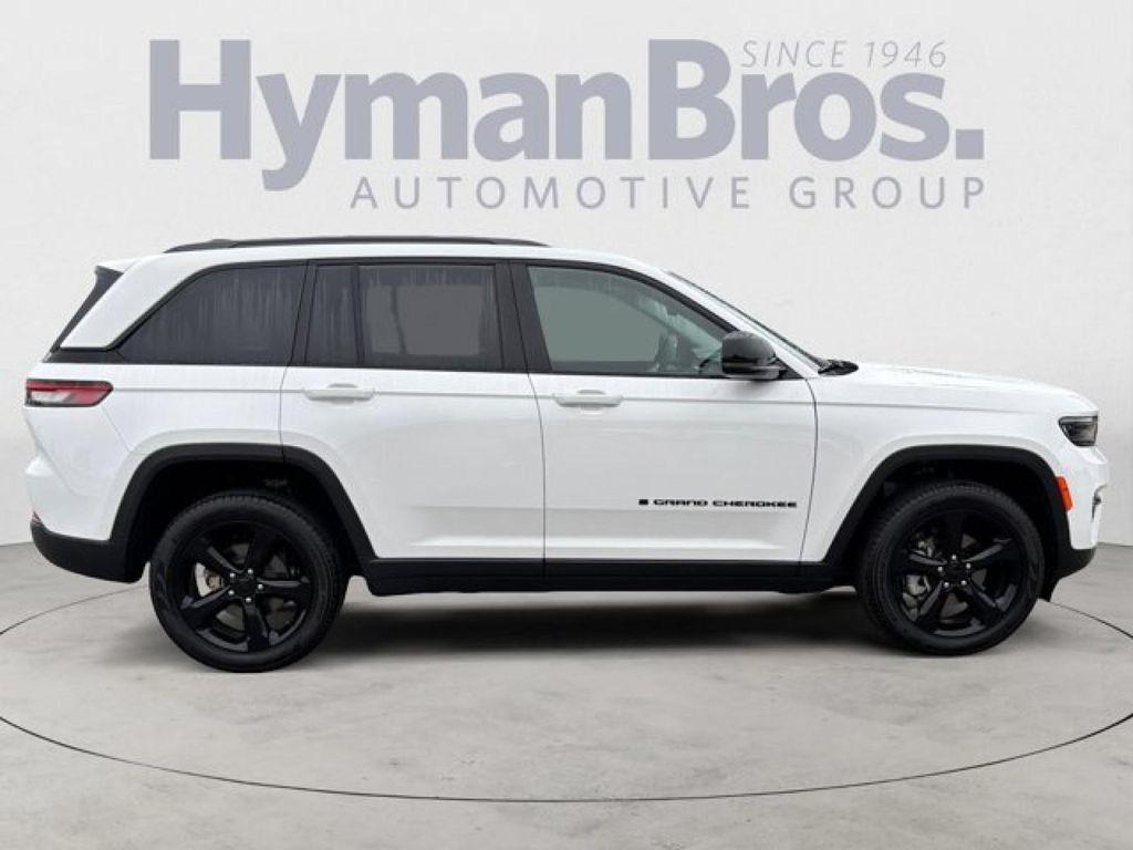 used 2024 Jeep Grand Cherokee car, priced at $38,995