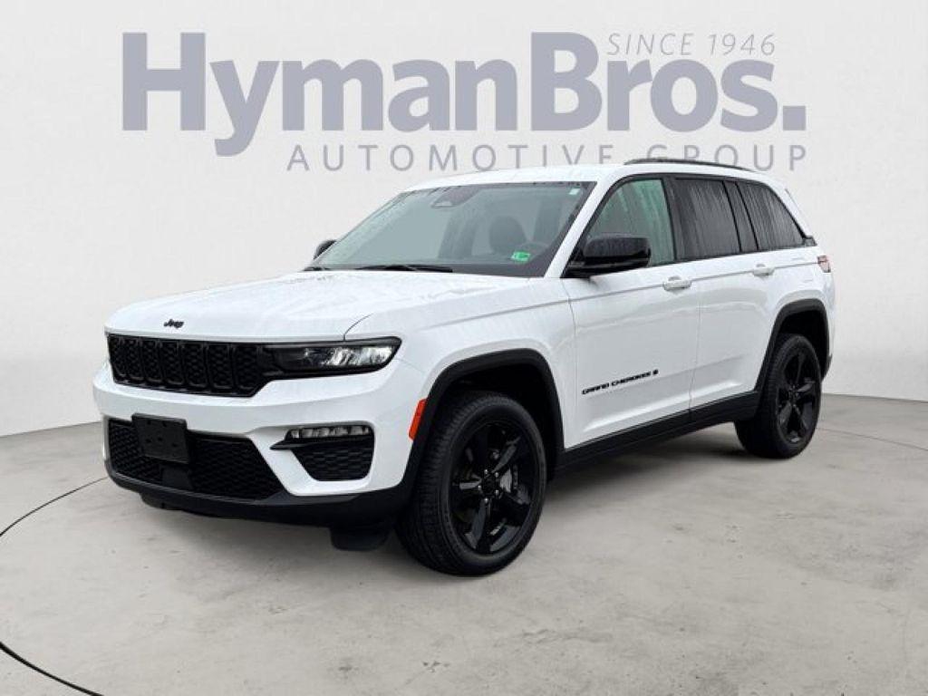 used 2024 Jeep Grand Cherokee car, priced at $38,995