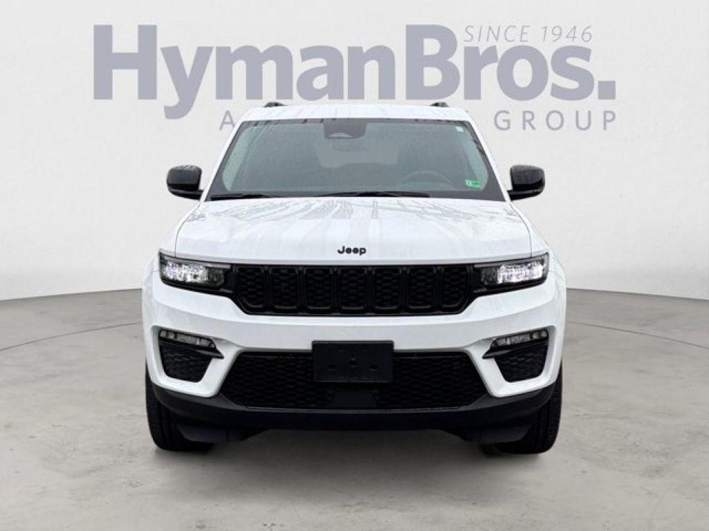 used 2024 Jeep Grand Cherokee car, priced at $38,995
