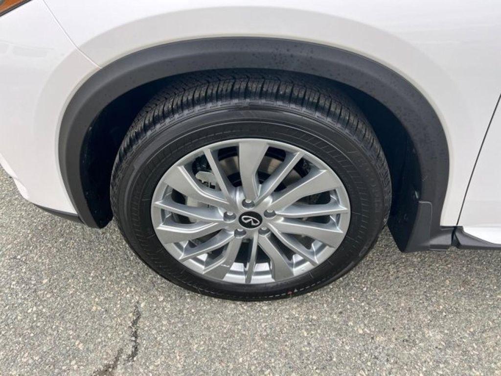 new 2025 INFINITI QX50 car, priced at $39,484