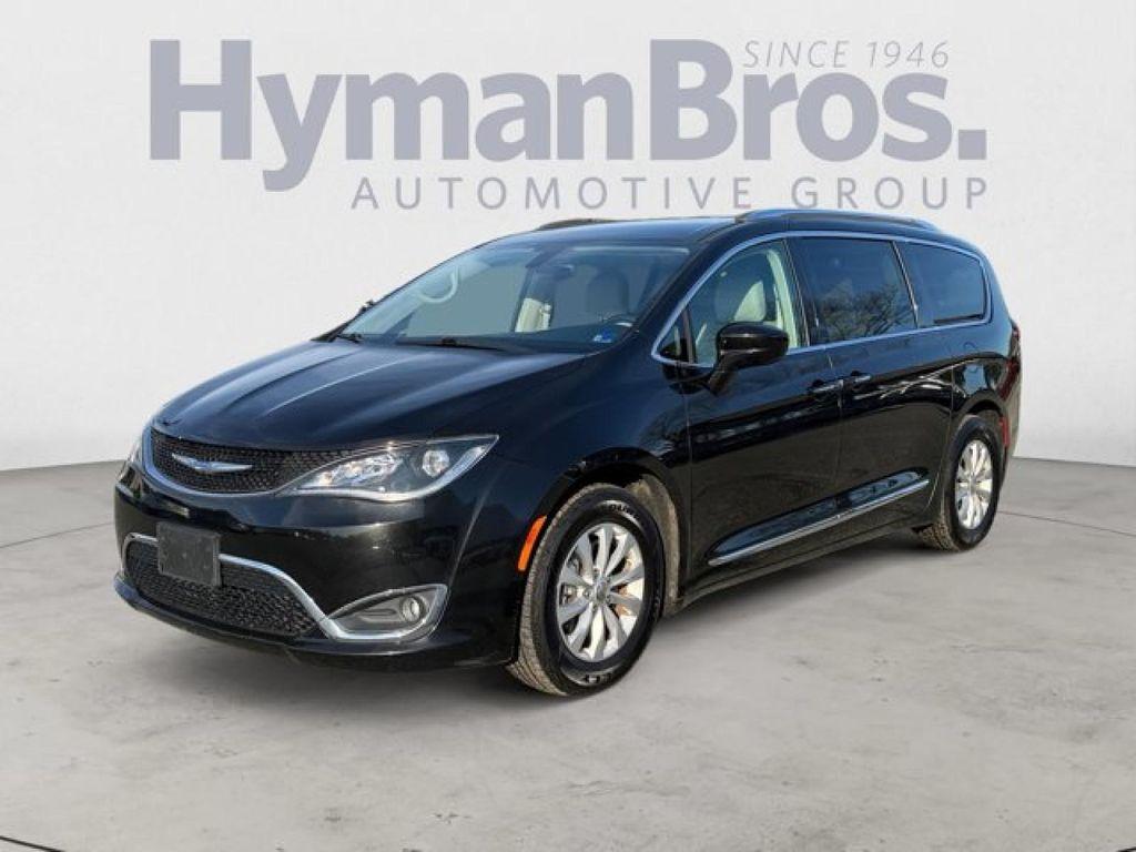 used 2018 Chrysler Pacifica car, priced at $16,995