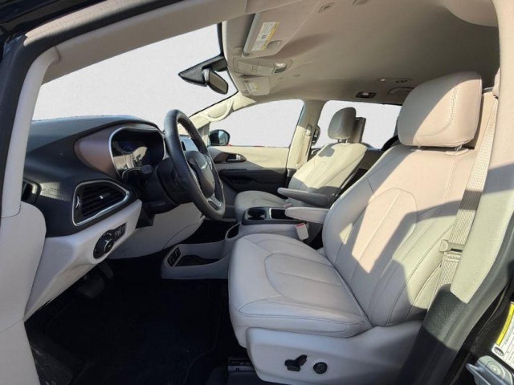 used 2018 Chrysler Pacifica car, priced at $16,995