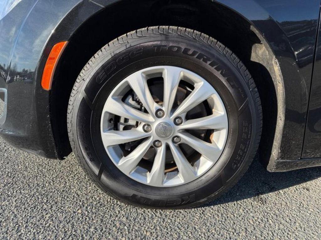 used 2018 Chrysler Pacifica car, priced at $16,995