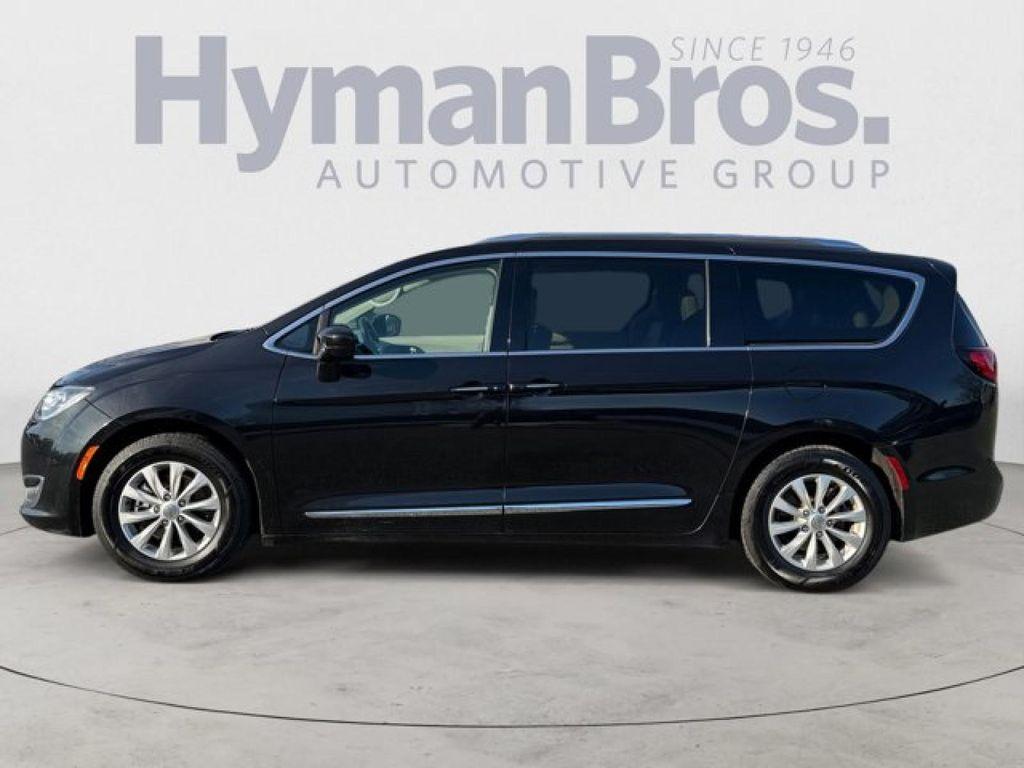 used 2018 Chrysler Pacifica car, priced at $16,995