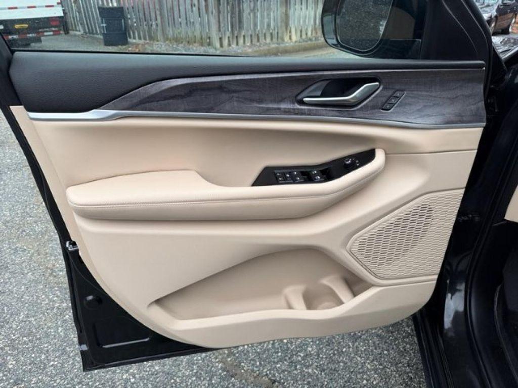 used 2023 Jeep Grand Cherokee car, priced at $34,995