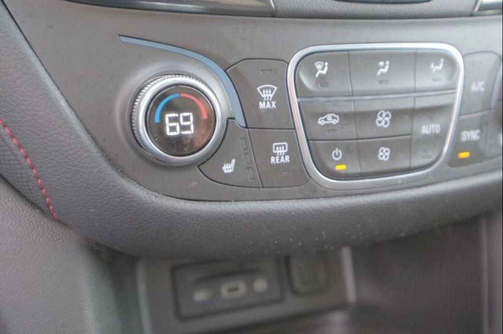 used 2022 Chevrolet Equinox car, priced at $26,995