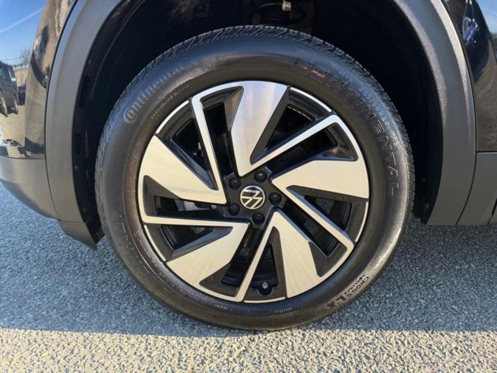 used 2024 Volkswagen Atlas car, priced at $36,995