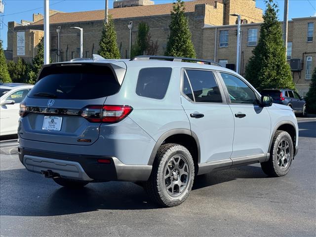 new 2025 Honda Pilot car, priced at $51,350