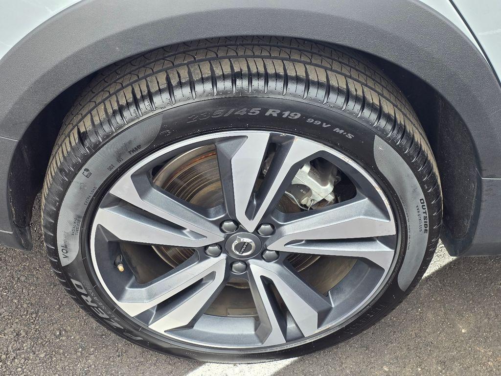used 2025 Volvo V60 Cross Country car, priced at $34,092